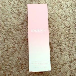 Brand new never used Kylie skin